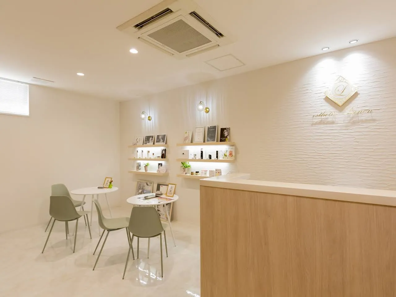 店内カウンター